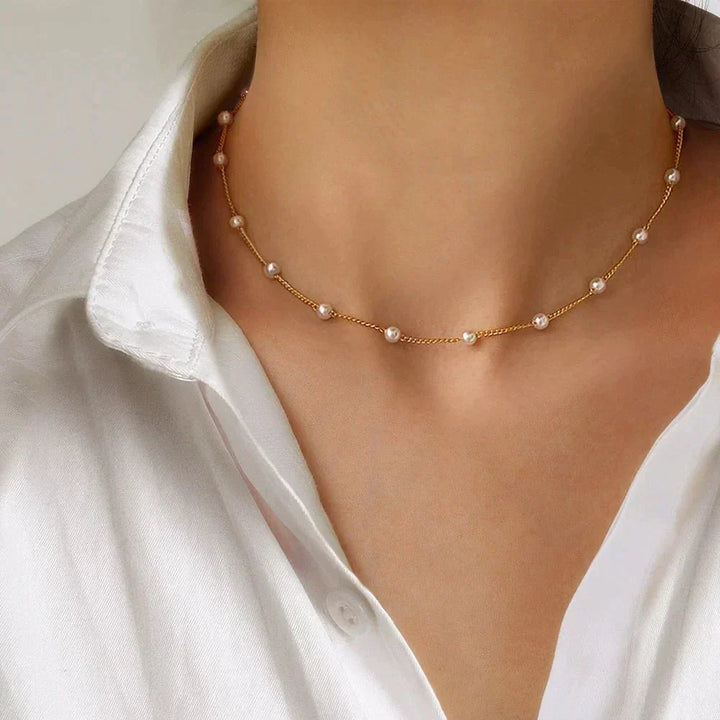 Lustra | Gold Pearl Pendant Necklace