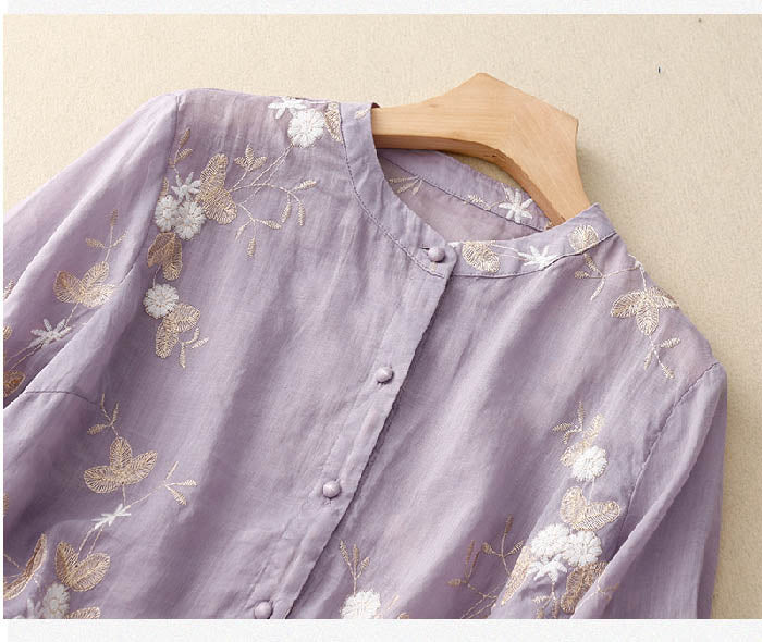 Juliana | Blouse with Floral Accents and Lightweight Fabric