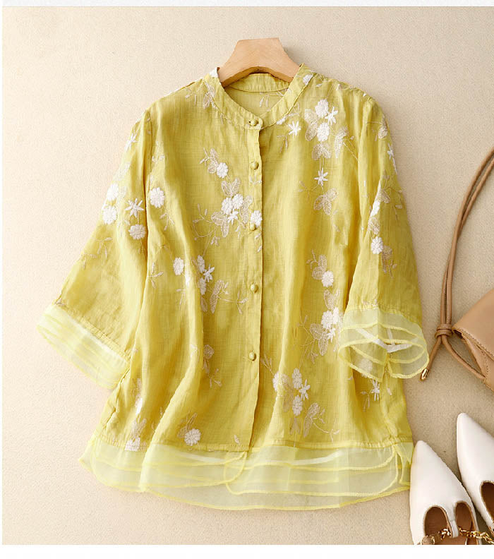 Juliana | Blouse with Floral Accents and Lightweight Fabric